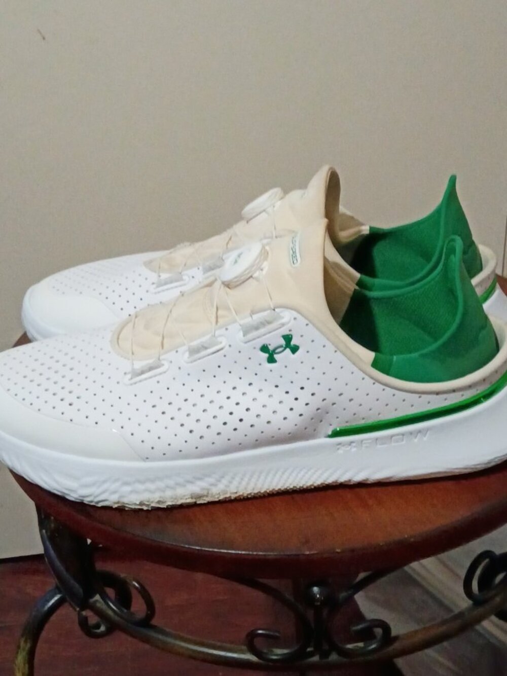 Under Armour Slip Speed BOA White Kelly Green Low Top Athletic Shoes Men's 10.5 - Picture 9 of 14